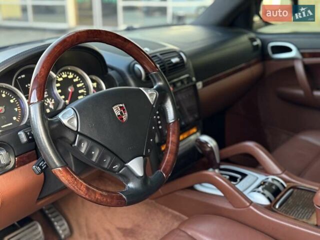 Черный Порше Каен, объемом двигателя 4.8 л и пробегом 247 тыс. км за 8950 $, фото 31 на Automoto.ua