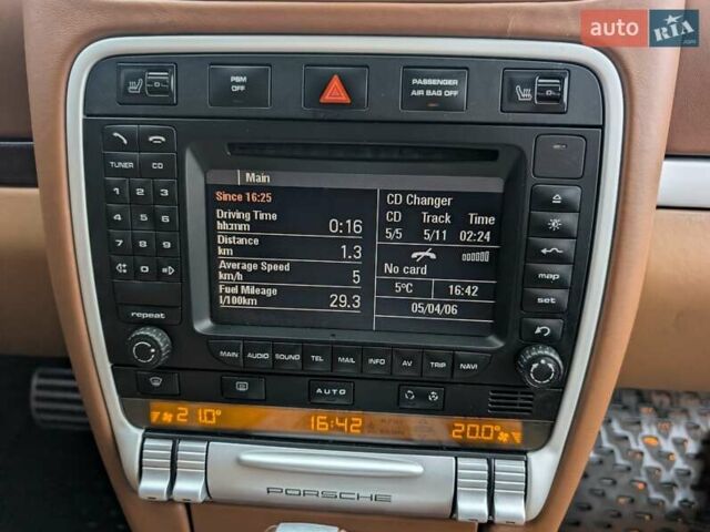 Черный Порше Каен, объемом двигателя 4.8 л и пробегом 120 тыс. км за 10950 $, фото 49 на Automoto.ua