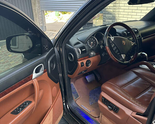Чорний Порше Cayenne, об'ємом двигуна 4.8 л та пробігом 240 тис. км за 10900 $, фото 8 на Automoto.ua