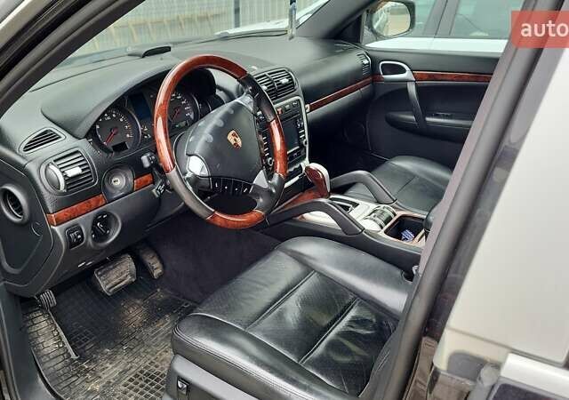 Черный Порше Каен, объемом двигателя 3.6 л и пробегом 295 тыс. км за 9500 $, фото 7 на Automoto.ua
