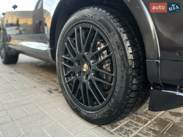 Черный Порше Каен, объемом двигателя 3.6 л и пробегом 232 тыс. км за 12500 $, фото 11 на Automoto.ua