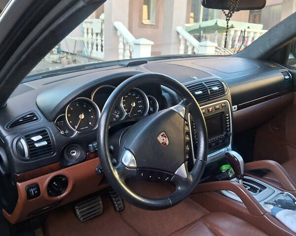 Чорний Порше Cayenne, об'ємом двигуна 4.81 л та пробігом 221 тис. км за 10600 $, фото 3 на Automoto.ua