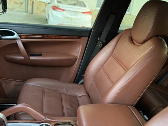 Черный Порше Каен, объемом двигателя 4.8 л и пробегом 193 тыс. км за 8950 $, фото 16 на Automoto.ua