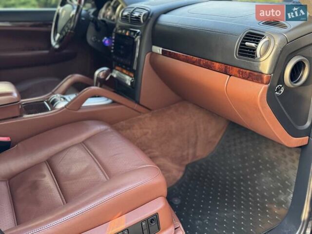 Черный Порше Каен, объемом двигателя 4.8 л и пробегом 247 тыс. км за 8950 $, фото 39 на Automoto.ua