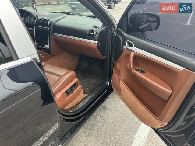 Чорний Порше Cayenne, об'ємом двигуна 4.51 л та пробігом 146 тис. км за 12500 $, фото 15 на Automoto.ua