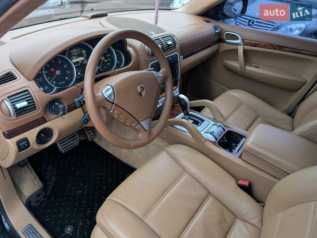 Черный Порше Каен, объемом двигателя 4.8 л и пробегом 120 тыс. км за 10950 $, фото 31 на Automoto.ua