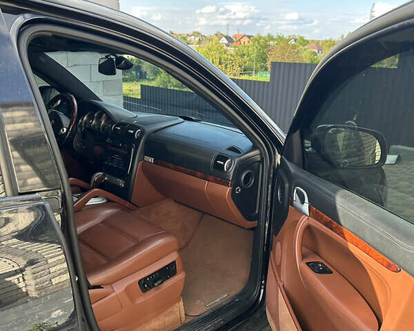 Чорний Порше Cayenne, об'ємом двигуна 4.8 л та пробігом 240 тис. км за 10900 $, фото 4 на Automoto.ua