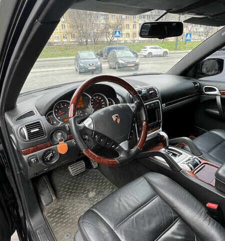 Черный Порше Каен, объемом двигателя 4.8 л и пробегом 190 тыс. км за 9900 $, фото 9 на Automoto.ua