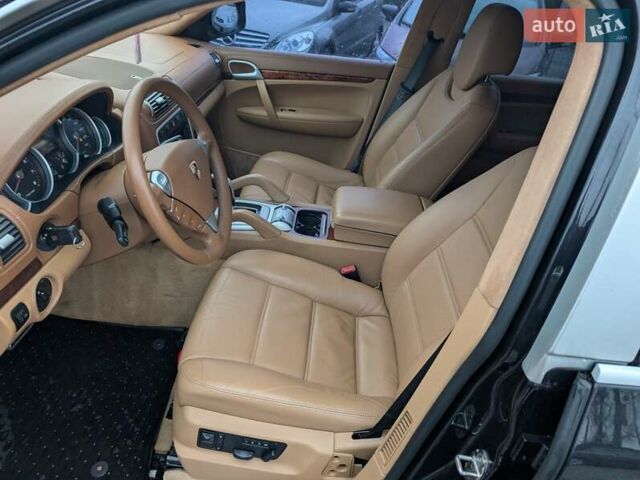 Черный Порше Каен, объемом двигателя 4.8 л и пробегом 120 тыс. км за 10950 $, фото 32 на Automoto.ua