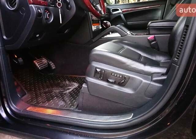 Чорний Порше Cayenne, об'ємом двигуна 4.8 л та пробігом 257 тис. км за 13900 $, фото 9 на Automoto.ua