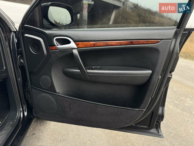 Черный Порше Каен, объемом двигателя 3 л и пробегом 261 тыс. км за 13800 $, фото 42 на Automoto.ua