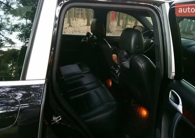 Чорний Порше Cayenne, об'ємом двигуна 4.8 л та пробігом 257 тис. км за 13900 $, фото 15 на Automoto.ua