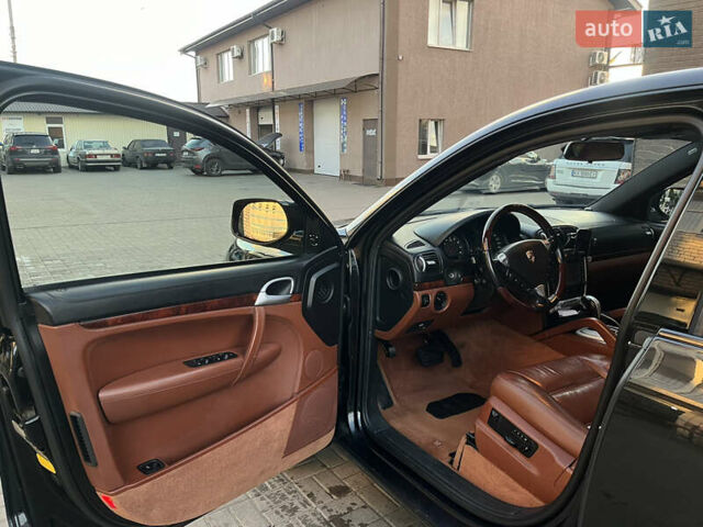 Черный Порше Каен, объемом двигателя 3.6 л и пробегом 232 тыс. км за 12500 $, фото 12 на Automoto.ua