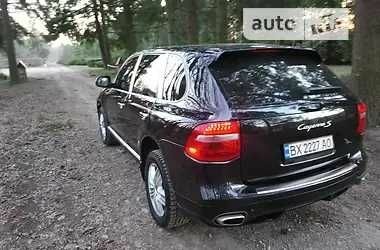 Чорний Порше Cayenne, об'ємом двигуна 4.8 л та пробігом 257 тис. км за 14900 $, фото 6 на Automoto.ua