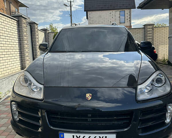 Чорний Порше Cayenne, об'ємом двигуна 4.8 л та пробігом 240 тис. км за 10900 $, фото 1 на Automoto.ua