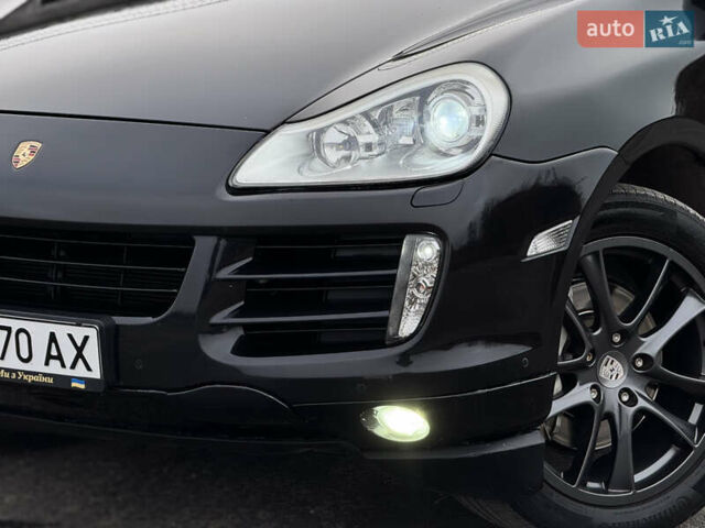 Черный Порше Каен, объемом двигателя 3 л и пробегом 261 тыс. км за 13800 $, фото 2 на Automoto.ua