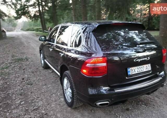 Чорний Порше Cayenne, об'ємом двигуна 4.8 л та пробігом 257 тис. км за 13900 $, фото 4 на Automoto.ua
