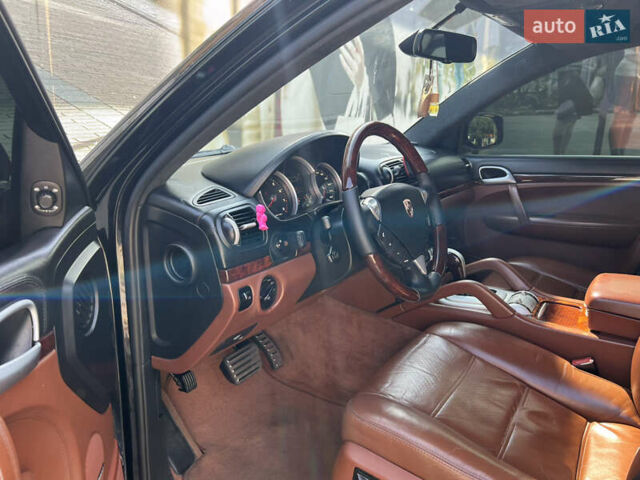 Черный Порше Каен, объемом двигателя 4.81 л и пробегом 220 тыс. км за 8800 $, фото 21 на Automoto.ua