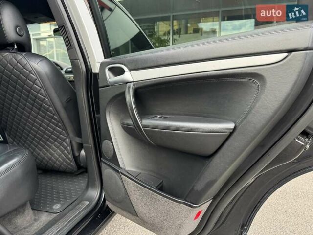 Чорний Порше Cayenne, об'ємом двигуна 4.81 л та пробігом 353 тис. км за 9400 $, фото 8 на Automoto.ua