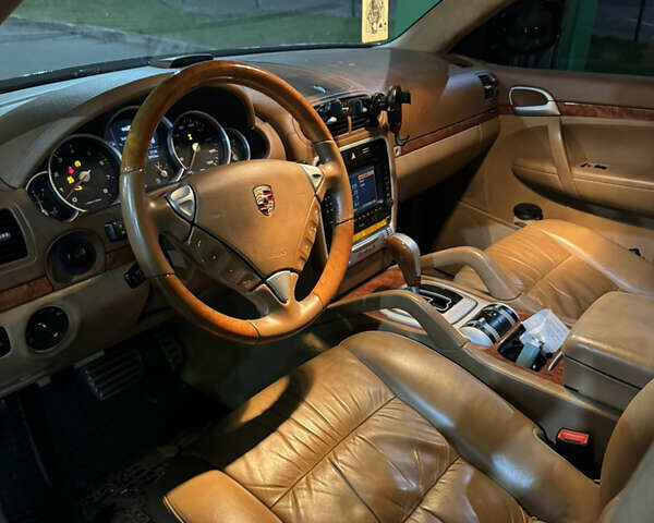 Чорний Порше Cayenne, об'ємом двигуна 4.8 л та пробігом 100 тис. км за 5600 $, фото 9 на Automoto.ua