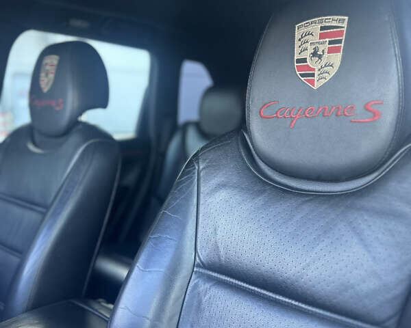 Черный Порше Каен, объемом двигателя 4.8 л и пробегом 190 тыс. км за 8000 $, фото 11 на Automoto.ua