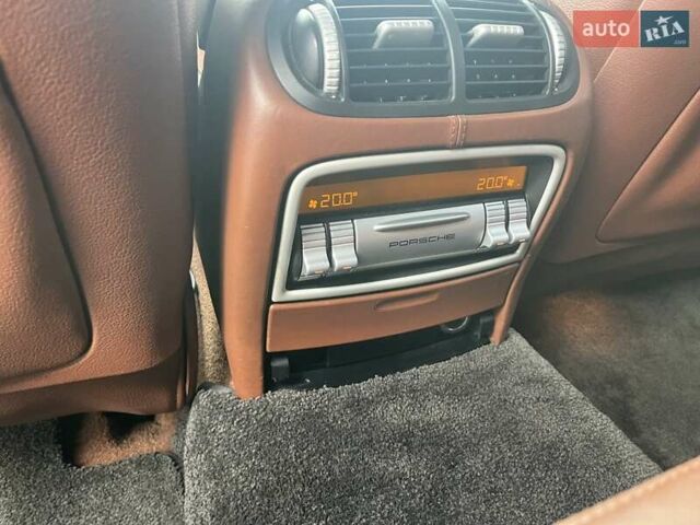Чорний Порше Cayenne, об'ємом двигуна 4.51 л та пробігом 146 тис. км за 12500 $, фото 10 на Automoto.ua