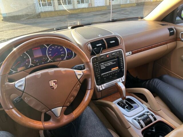 Черный Порше Каен, объемом двигателя 4.8 л и пробегом 136 тыс. км за 9000 $, фото 5 на Automoto.ua