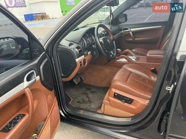 Чорний Порше Cayenne, об'ємом двигуна 4.51 л та пробігом 146 тис. км за 12500 $, фото 19 на Automoto.ua