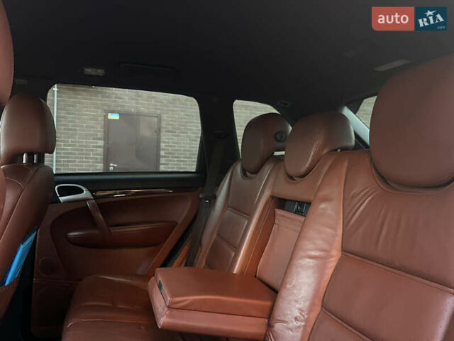 Черный Порше Каен, объемом двигателя 3.6 л и пробегом 232 тыс. км за 12500 $, фото 22 на Automoto.ua