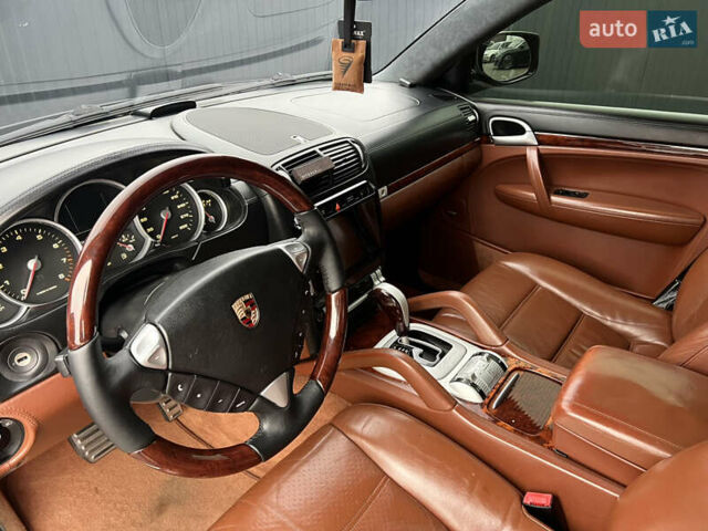 Черный Порше Каен, объемом двигателя 4.81 л и пробегом 222 тыс. км за 9500 $, фото 9 на Automoto.ua