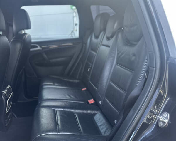 Черный Порше Каен, объемом двигателя 4.8 л и пробегом 190 тыс. км за 8000 $, фото 5 на Automoto.ua