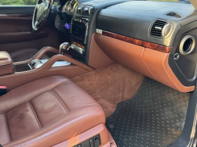 Черный Порше Каен, объемом двигателя 4.8 л и пробегом 193 тыс. км за 8950 $, фото 13 на Automoto.ua