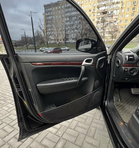 Черный Порше Каен, объемом двигателя 4.8 л и пробегом 190 тыс. км за 9900 $, фото 10 на Automoto.ua