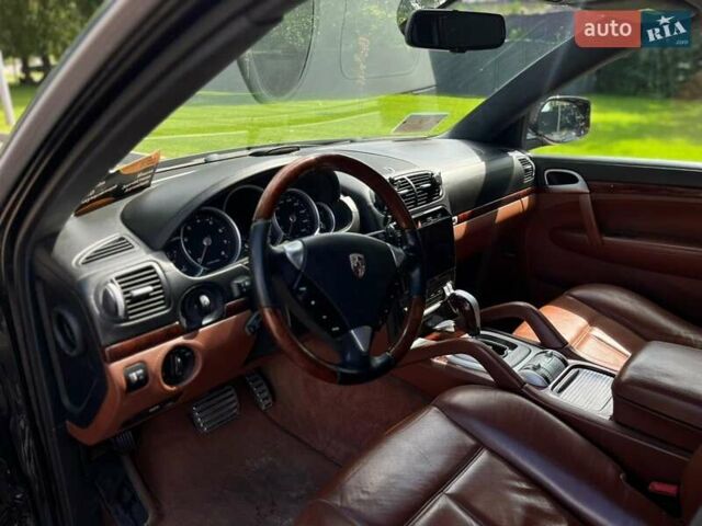 Чорний Порше Cayenne, об'ємом двигуна 4.8 л та пробігом 130 тис. км за 13800 $, фото 16 на Automoto.ua