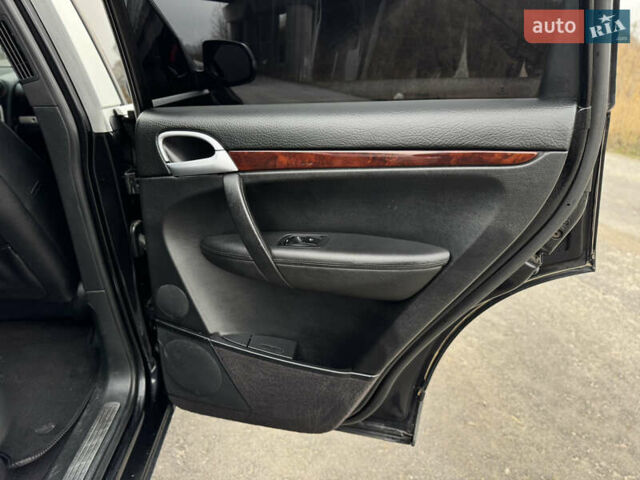 Черный Порше Каен, объемом двигателя 3 л и пробегом 261 тыс. км за 13800 $, фото 38 на Automoto.ua