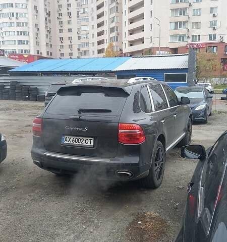 Черный Порше Каен, объемом двигателя 4.8 л и пробегом 170 тыс. км за 10400 $, фото 3 на Automoto.ua