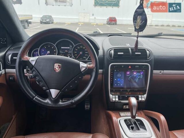 Чорний Порше Cayenne, об'ємом двигуна 4.51 л та пробігом 146 тис. км за 12500 $, фото 7 на Automoto.ua