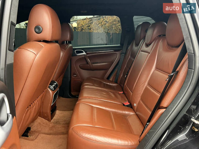 Черный Порше Каен, объемом двигателя 4.81 л и пробегом 222 тыс. км за 9500 $, фото 4 на Automoto.ua