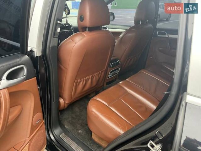 Чорний Порше Cayenne, об'ємом двигуна 4.51 л та пробігом 146 тис. км за 12500 $, фото 14 на Automoto.ua