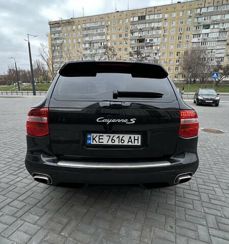 Черный Порше Каен, объемом двигателя 4.8 л и пробегом 190 тыс. км за 9900 $, фото 5 на Automoto.ua