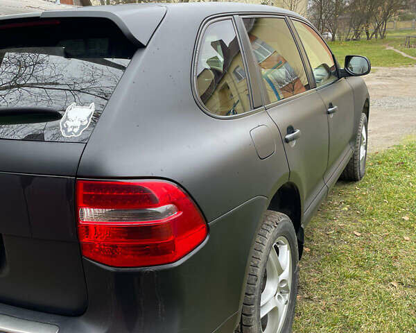 Черный Порше Каен, объемом двигателя 3.6 л и пробегом 245 тыс. км за 13500 $, фото 3 на Automoto.ua