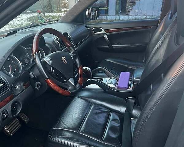 Черный Порше Каен, объемом двигателя 4.81 л и пробегом 238 тыс. км за 12800 $, фото 8 на Automoto.ua