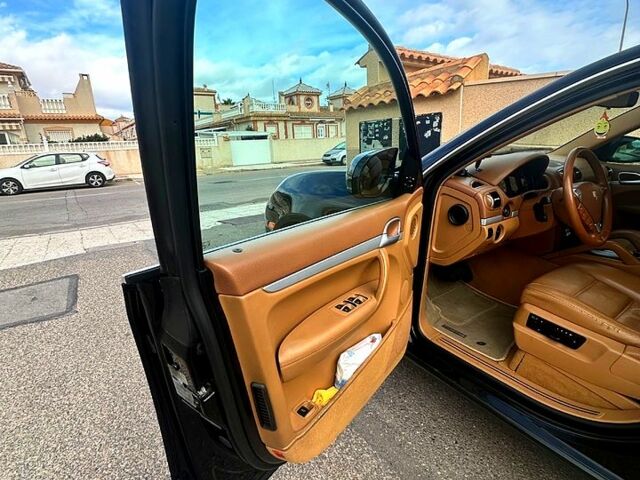 Черный Порше Каен, объемом двигателя 3.6 л и пробегом 175 тыс. км за 9000 $, фото 2 на Automoto.ua