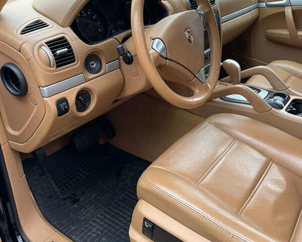 Черный Порше Каен, объемом двигателя 3.6 л и пробегом 245 тыс. км за 13500 $, фото 4 на Automoto.ua