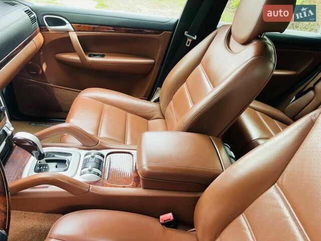 Черный Порше Каен, объемом двигателя 4.8 л и пробегом 94 тыс. км за 11800 $, фото 7 на Automoto.ua