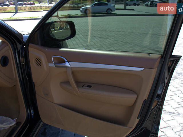 Чорний Порше Cayenne, об'ємом двигуна 4.81 л та пробігом 129 тис. км за 19999 $, фото 12 на Automoto.ua