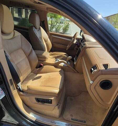 Чорний Порше Cayenne, об'ємом двигуна 4.8 л та пробігом 265 тис. км за 10000 $, фото 2 на Automoto.ua