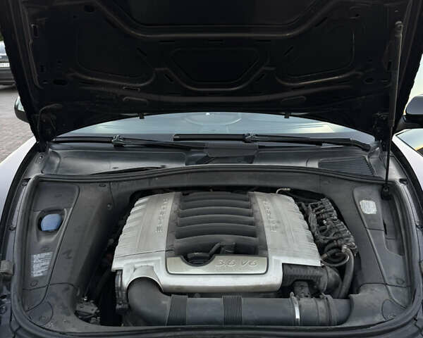 Чорний Порше Cayenne, об'ємом двигуна 3.6 л та пробігом 246 тис. км за 12000 $, фото 2 на Automoto.ua