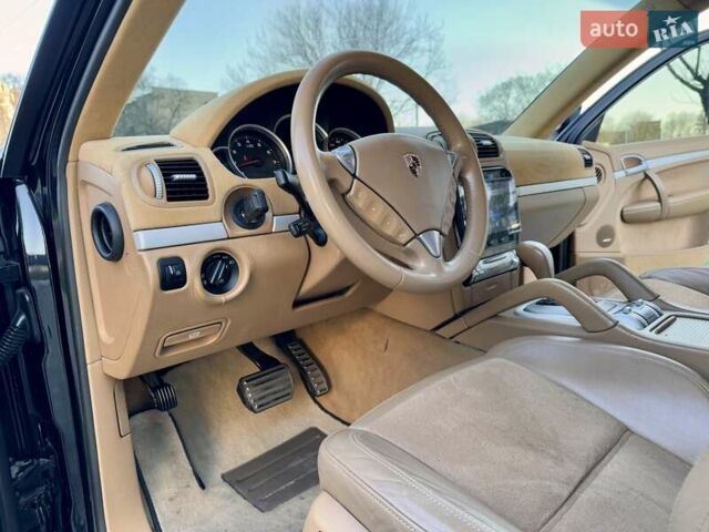 Черный Порше Каен, объемом двигателя 4.81 л и пробегом 181 тыс. км за 10900 $, фото 51 на Automoto.ua