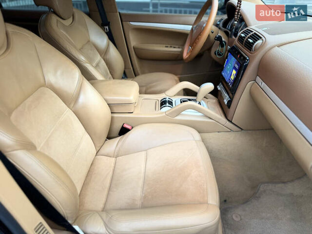 Чорний Порше Cayenne, об'ємом двигуна 4.8 л та пробігом 177 тис. км за 10500 $, фото 83 на Automoto.ua